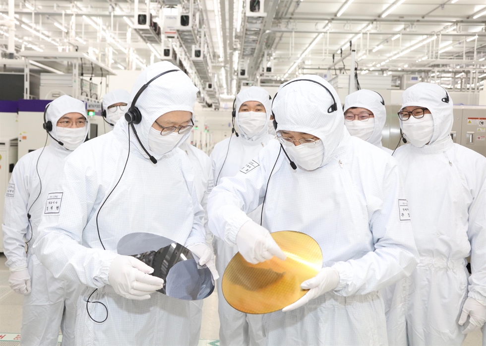 Korea designates 7 'specialized complexes' for strategic, advanced industries