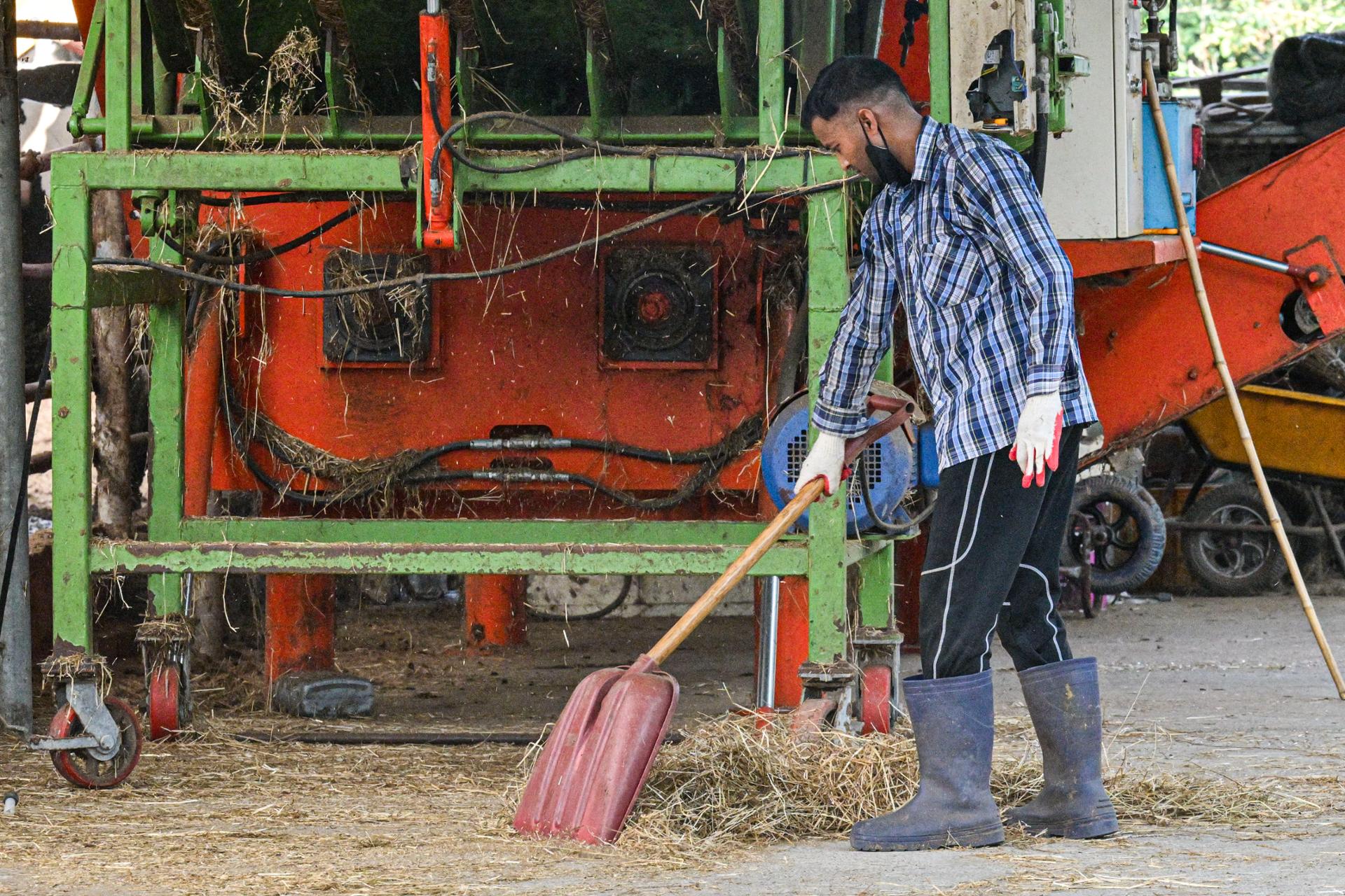 Gyeonggi Province expands funding to upgrade migrant worker facilities