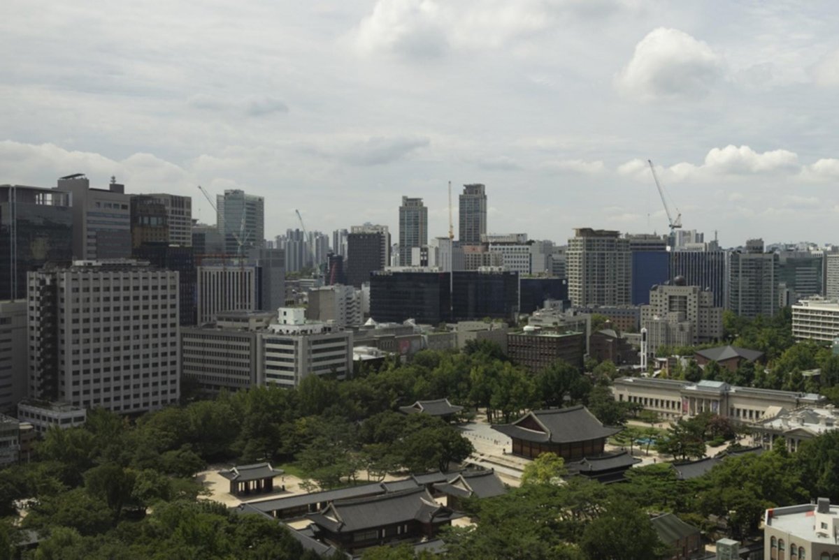 South Korean bank lending shifts from households to businesses