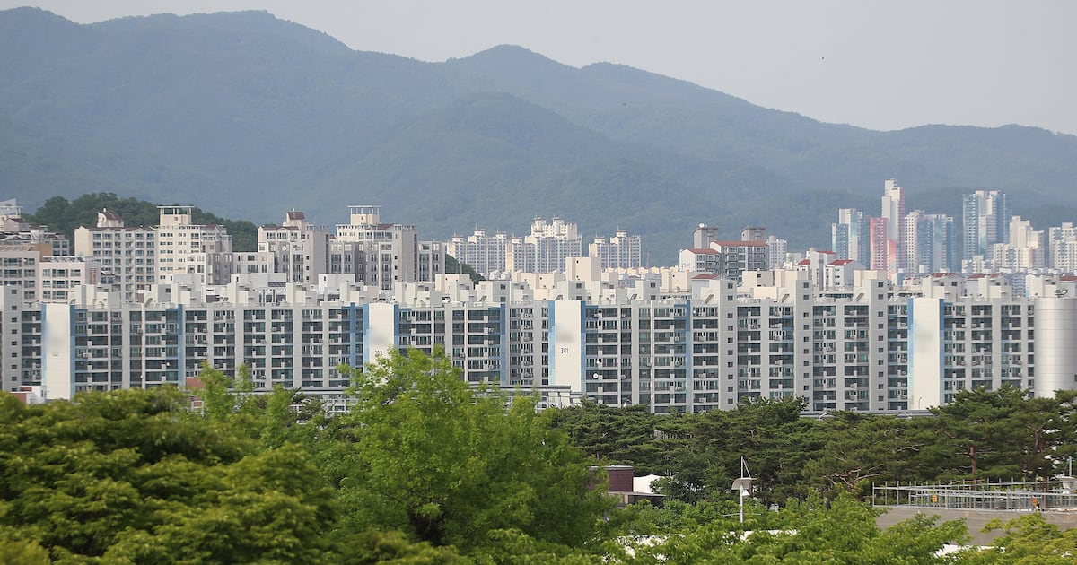 CR REITs in South Korea struggle as rentals stall and vacancies surge